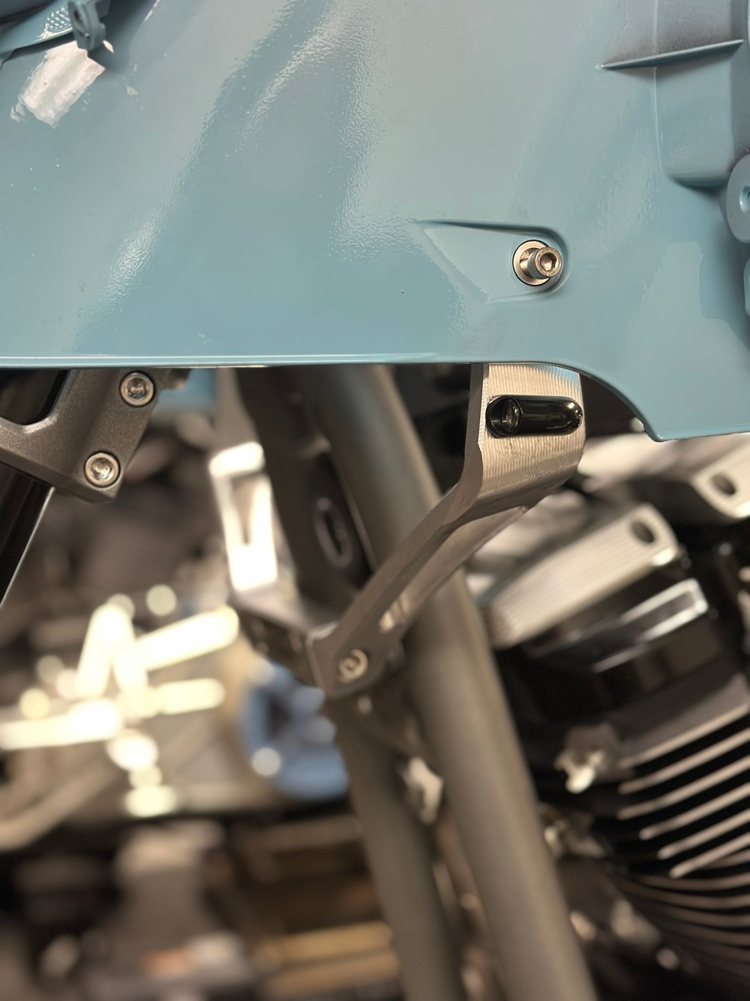 LOWRIDER S/ST FAIRING SUPPORT BRACKET